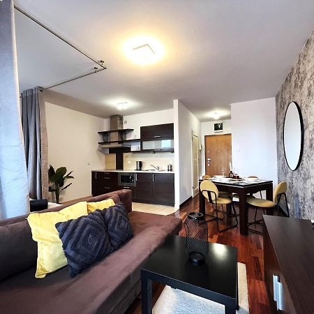 Jagielly Apartment ~ Self Check-In 24H ~ Parking & Lift Wroclaw Exterior photo